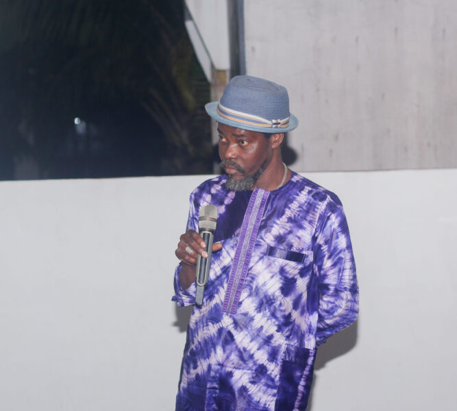 Vue de la Rencontre-Discussion avec l'artiste plasticien Gratien Zossou à l'Espace Culturel Le Centre