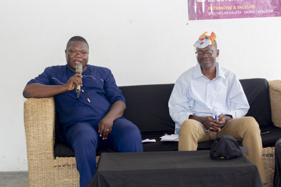 Vue de la conférence débat autour du thème : « Le secret des masques » dans le cadre de la 4è édition du Carnaval Kaleta de Cotonou