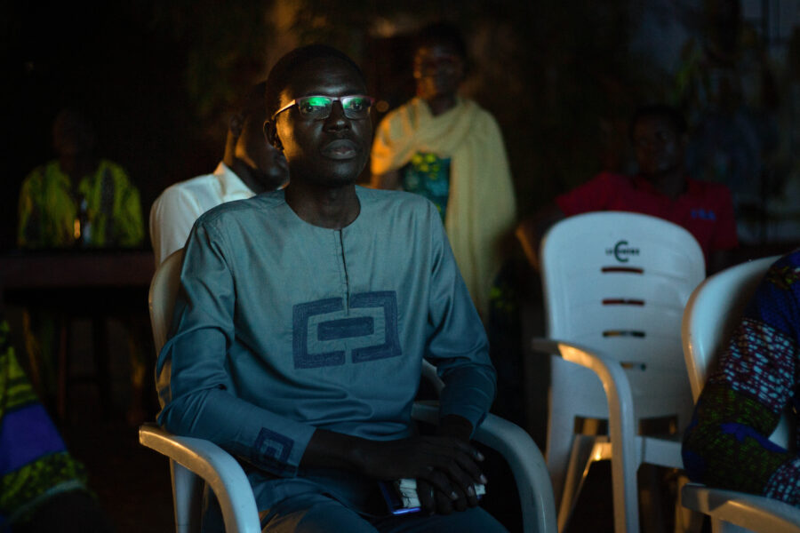 Vue de la rencontre discussion avec Fabroni Bill Yoclounon à Le Centre