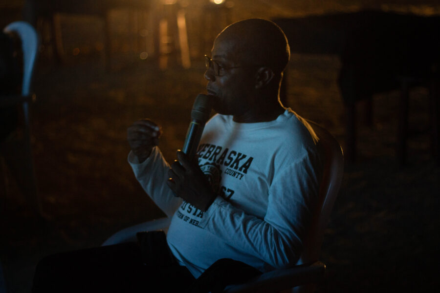 Vue de la rencontre discussion avec Fabroni Bill Yoclounon à Le Centre