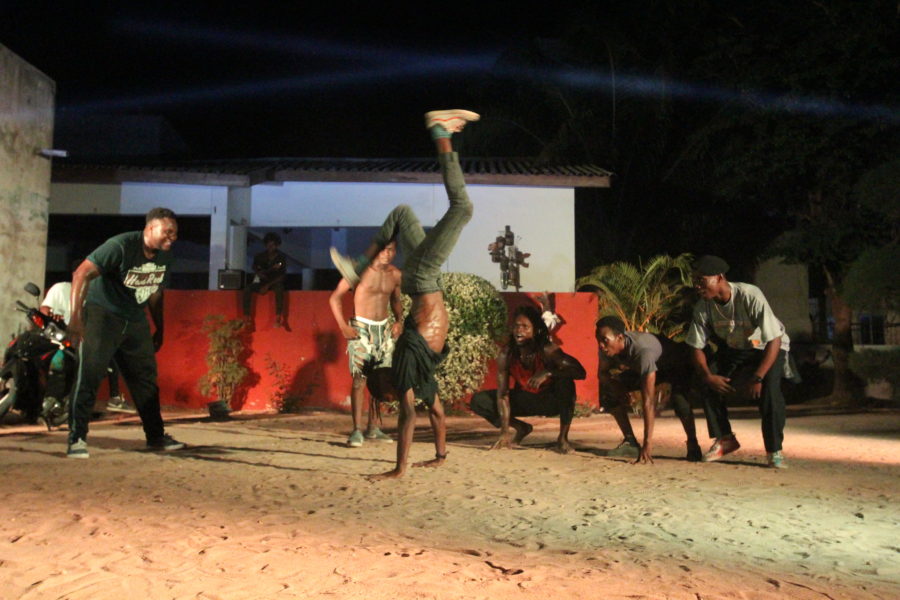 Spectacle Raw, Le Chaos Élégant