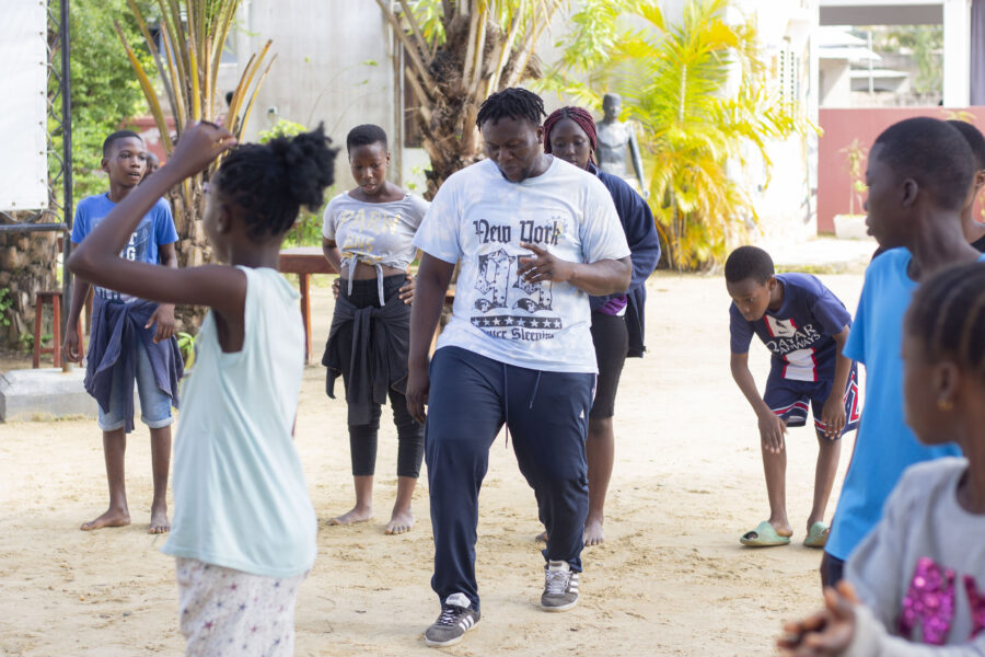 Vue de l'atelier jeune public du Chaos Élégant Baby Crew à Le Centre