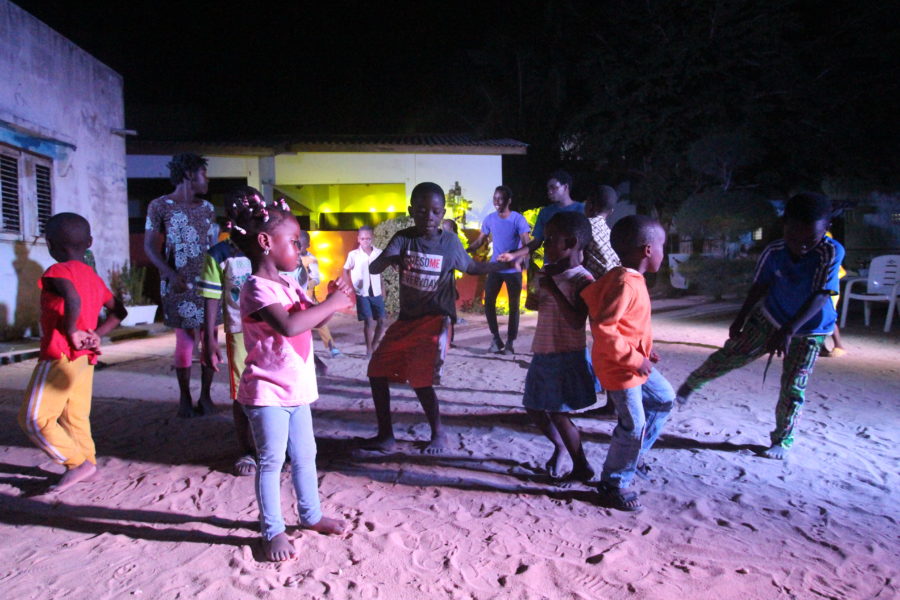 Spectacle Raw, Le Chaos Élégant