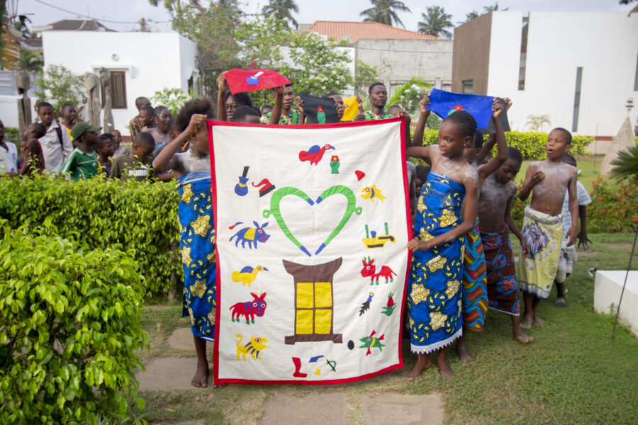 Vue de la restitution de l'atelier jeune public d'initiation à la danse Zinli & à la tenture à Le Centre