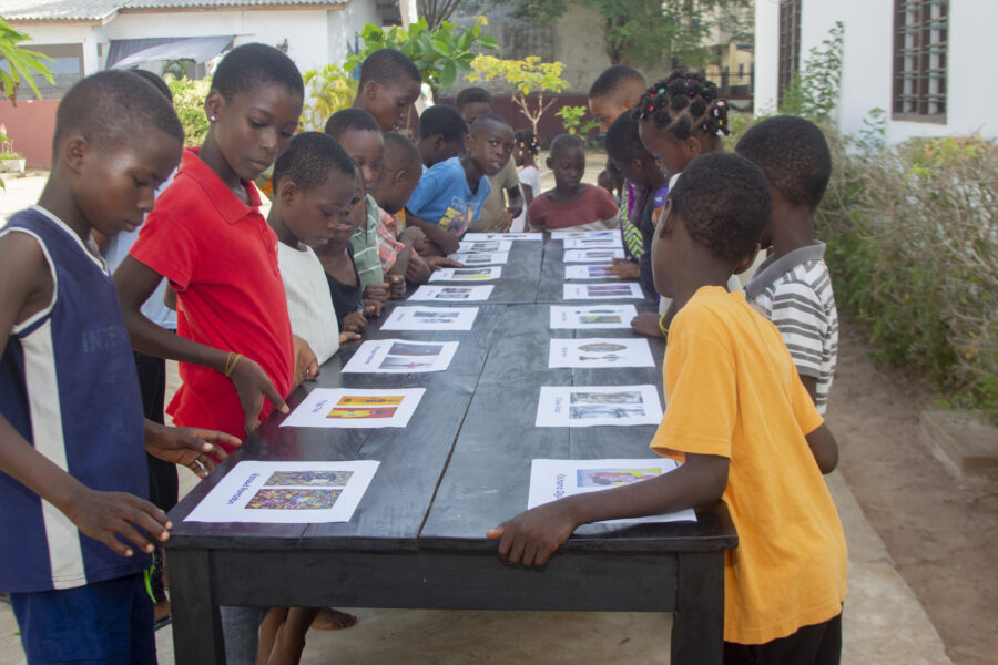 Vue de l'atelier jeune public « Wă ​nyì ​wě » à l'Espace Culturel Le Centre
