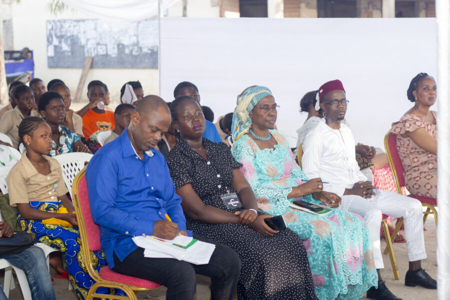 Vue du Débat littéraire avec Mahugnon Kakpo dans le cadre du programme Hors les murs de l'Espace Culturel Le Centre
