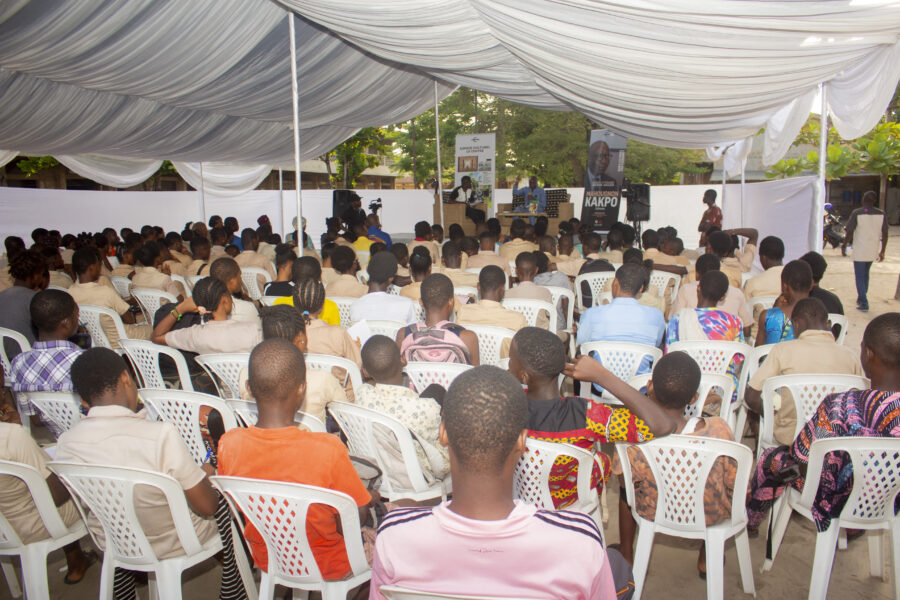 Vue du Débat littéraire avec Mahugnon Kakpo dans le cadre du programme Hors les murs de l'Espace Culturel Le Centre