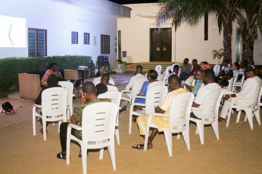 Vue de la rencontre-discussion avec Marius Dansou à Le Centre