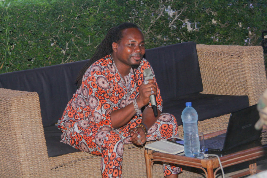 Vue de la rencontre-discussion avec Marius Dansou à Le Centre