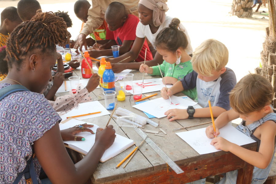 Vue de l'atelier Jeune Public d'initiation à la peinture et à la photographie