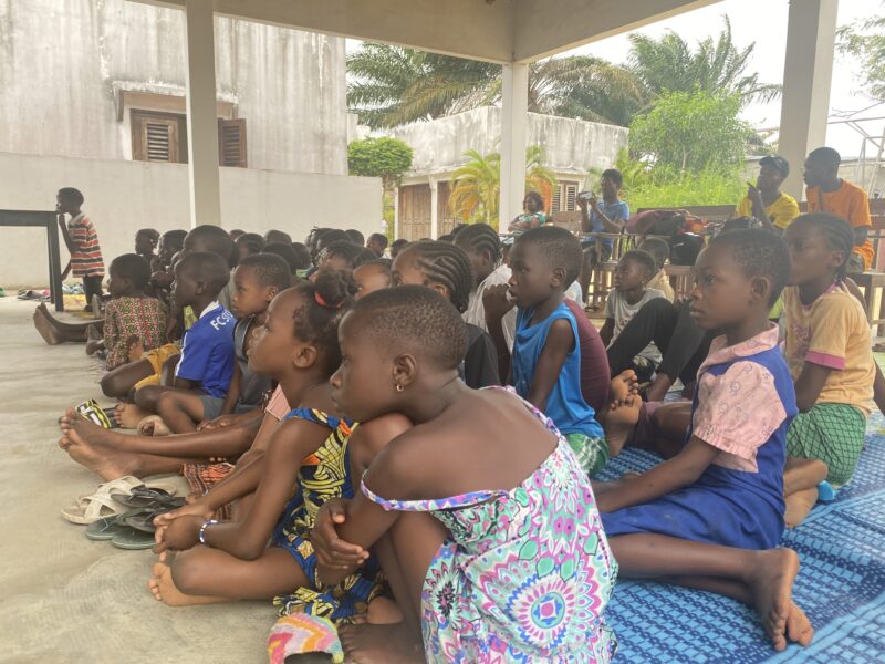 Vue de la projection du fil d'animation « Soundiata Keïta, le réveil du Lion » à Tchitchavi