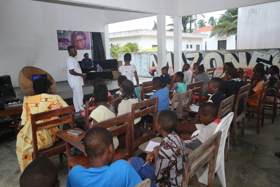 Vue de la rencontre-discussion avec Adélaïde Fassinou à Le Centre