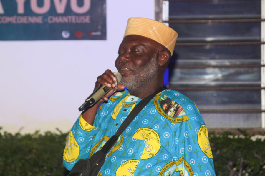 Vue de Tonton J à la rencontre-discussion avec Olga Nobre Vigouroux à Le Centre