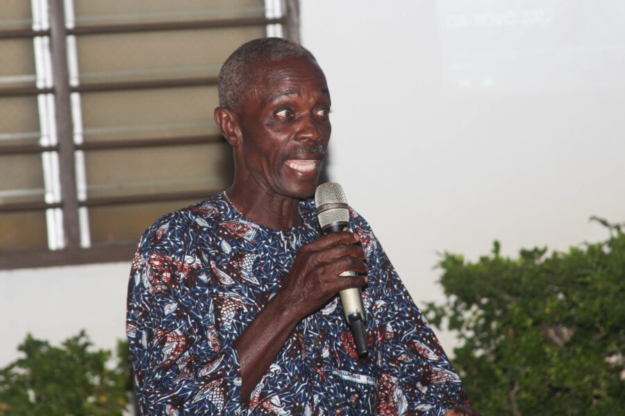 Vue de Koffi Danger à la rencontre-discussion avec Olga Nobre Vigouroux à Le Centre