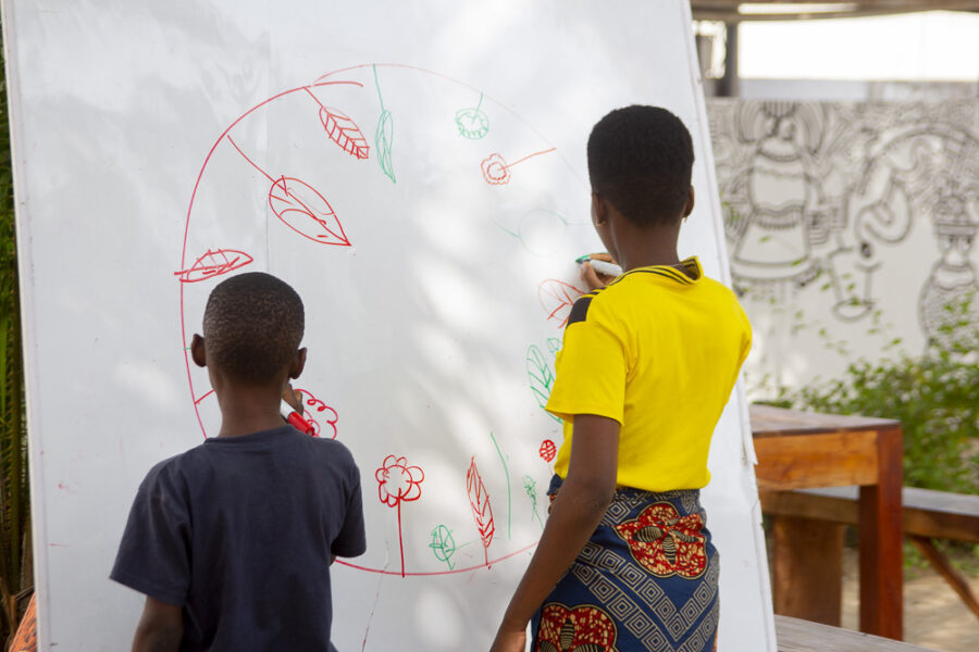 Vue de l'atelier jeune Public d'initiation au théâtre pour la préservation de l’environnement et le bien-être à Le Centre