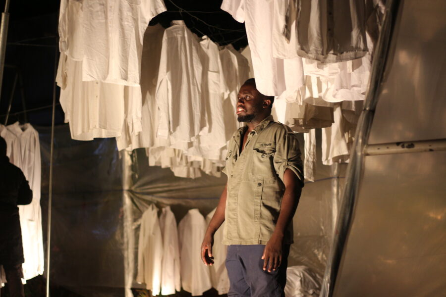 Vue de la pièce de théâtre « Pas de Demain » à Le Centre