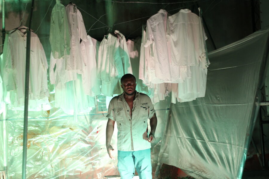 Vue de la pièce de théâtre « Pas de Demain » à Le Centre