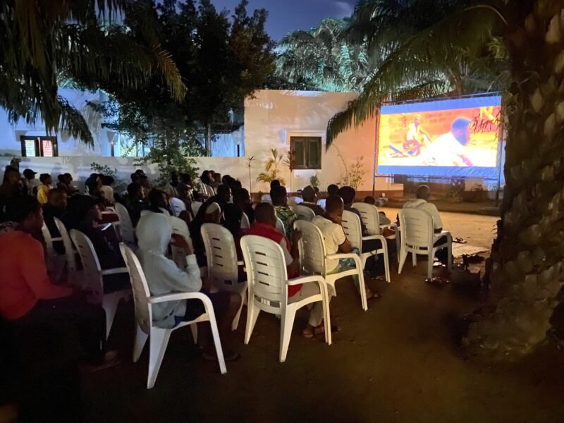 Vue de la projection du film « Le Cauchemar » à Le Centre en présence du réalisateur