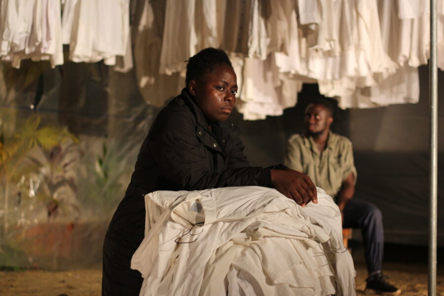 Vue de la pièce de théâtre « Pas de Demain » à Le Centre