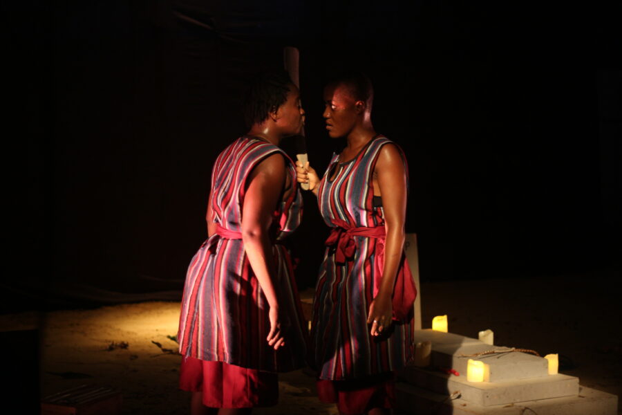 Vue de la pièce de théâtre « Soeurs d'ange »