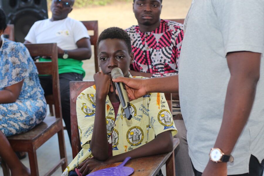 Vue du débat littéraire avec l'écrivain Robert Edjamian à Le Centre
