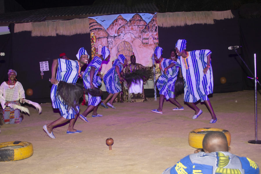 Spectacle de théâtre "Le trône vide"
