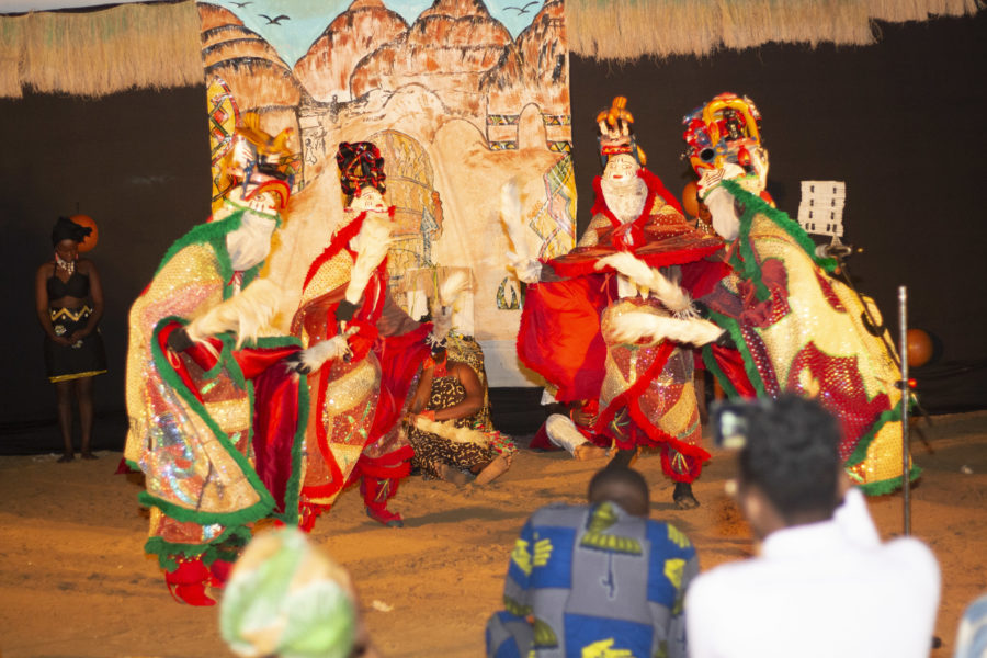 Spectacle de théâtre "Le trône vide"