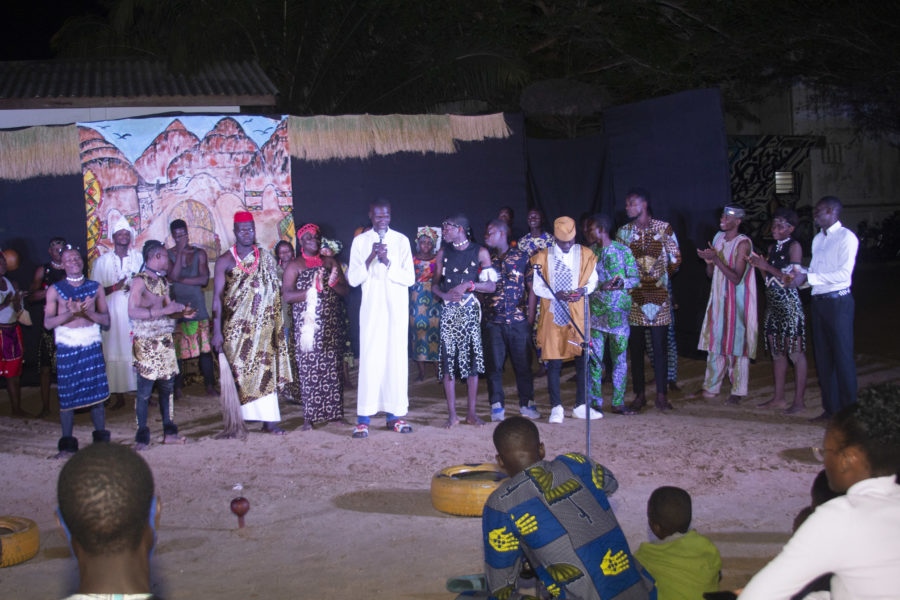 Spectacle de théâtre "Le trône vide"