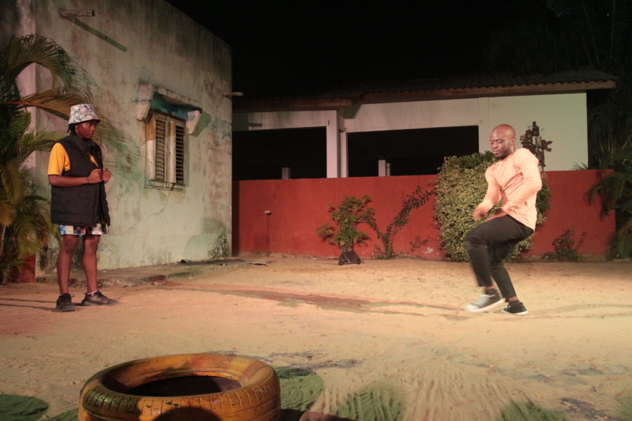 Battle all style, spectacle Agbada, Le Chaos Élégant