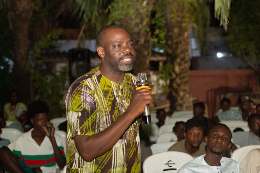 Vue de la projection du film « L'orage africain : Un continent sous influence » à l'Espace Culturel Le Centre