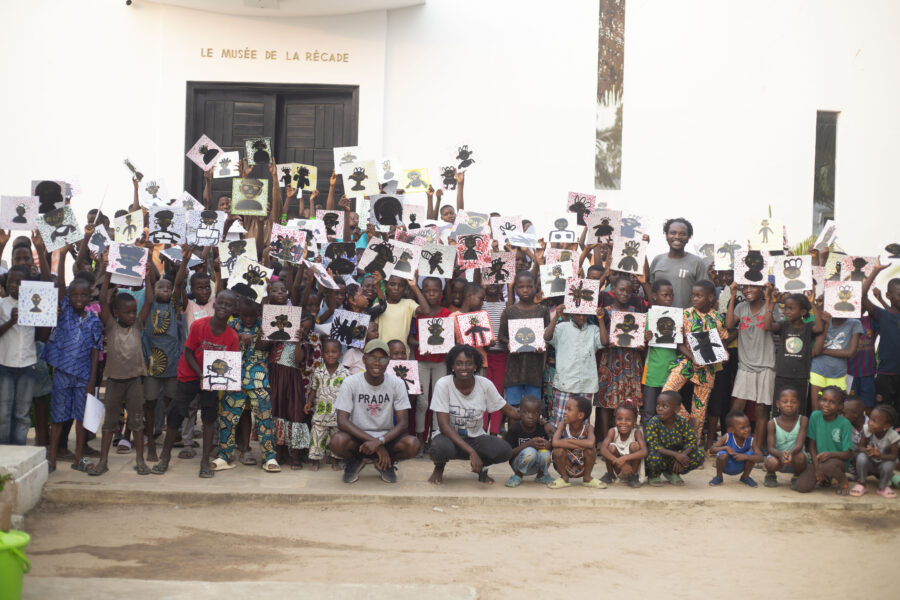 Vue de l'atelier jeune public de peinture avec Émérick Boby à l'Espace Culturel Le Centre